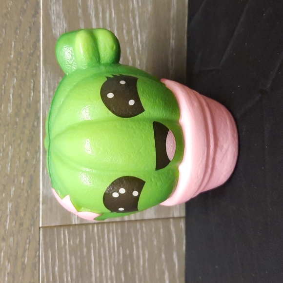 Adult Therapy Stress Relief squishy cactus, helps for arthritis  hand de… - Picture 1 of 5